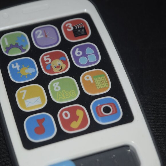 Fisher-Price Baby & Toddler Toy, Laugh & Learn Smart Phone 6+months - Picture 2 of 3